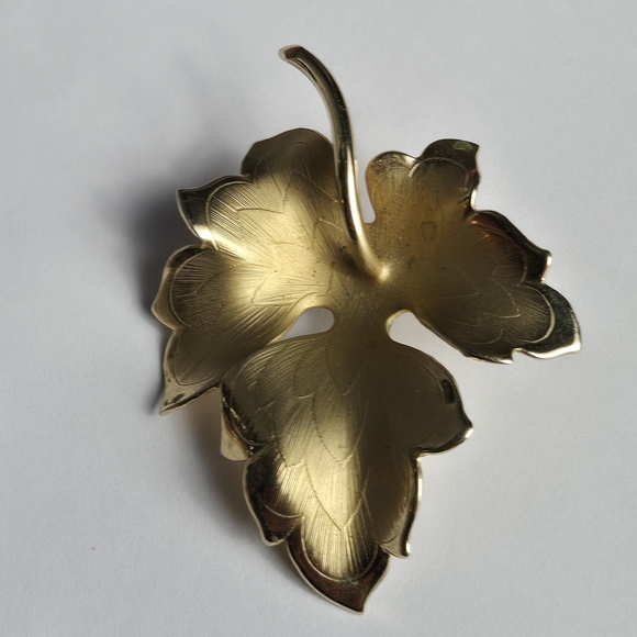 Govanni Vintage Gold Leaf Brooch - Picture 4 of 12